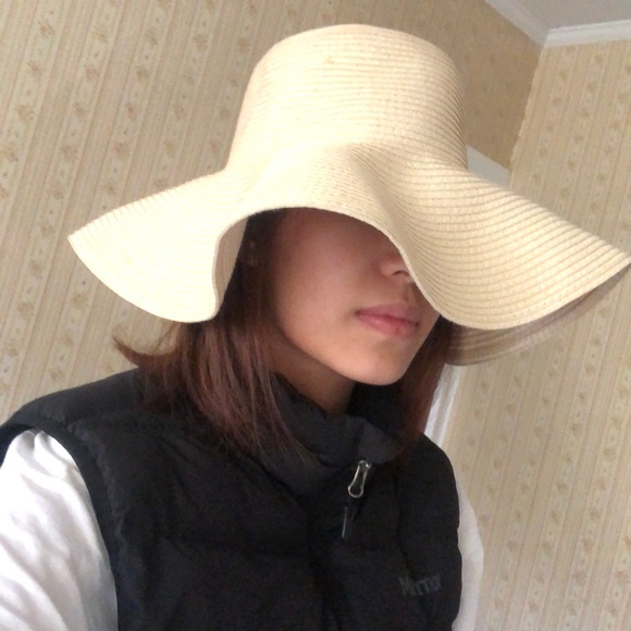 Beach/summer straw hat - Picture 4 of 4